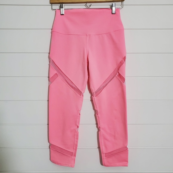 ALO YOGA  Macaroon Pink Mesmerize Mesh Stripe High Rise Capri Legging Si… - Picture 2 of 8
